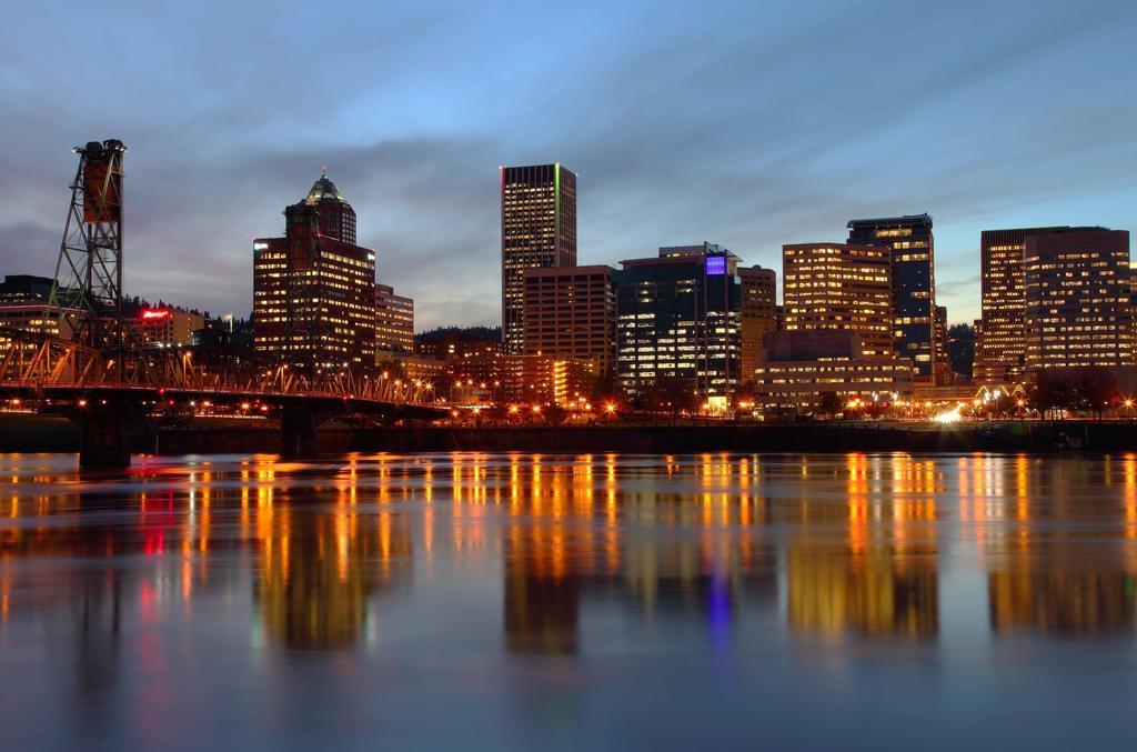 Super 8 By Wyndham Portland Airport Ξενοδοχείο Εξωτερικό φωτογραφία