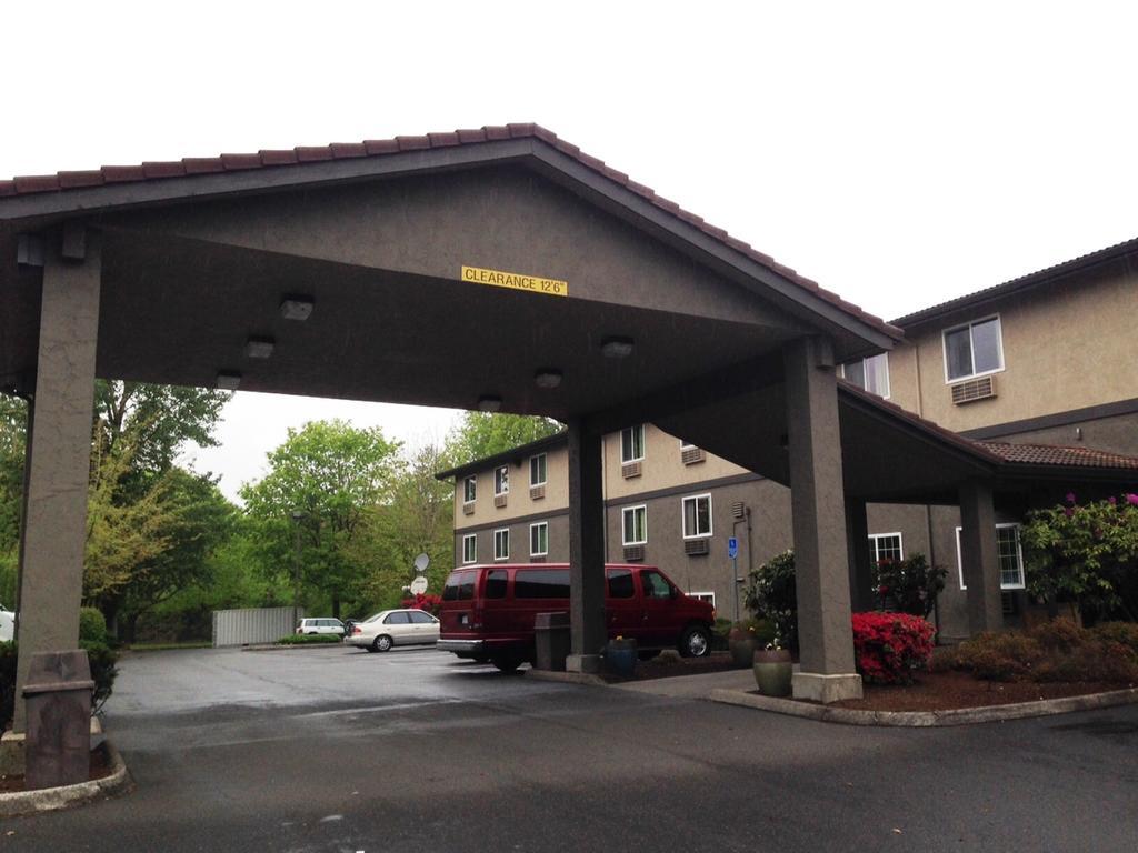 Super 8 By Wyndham Portland Airport Ξενοδοχείο Εξωτερικό φωτογραφία