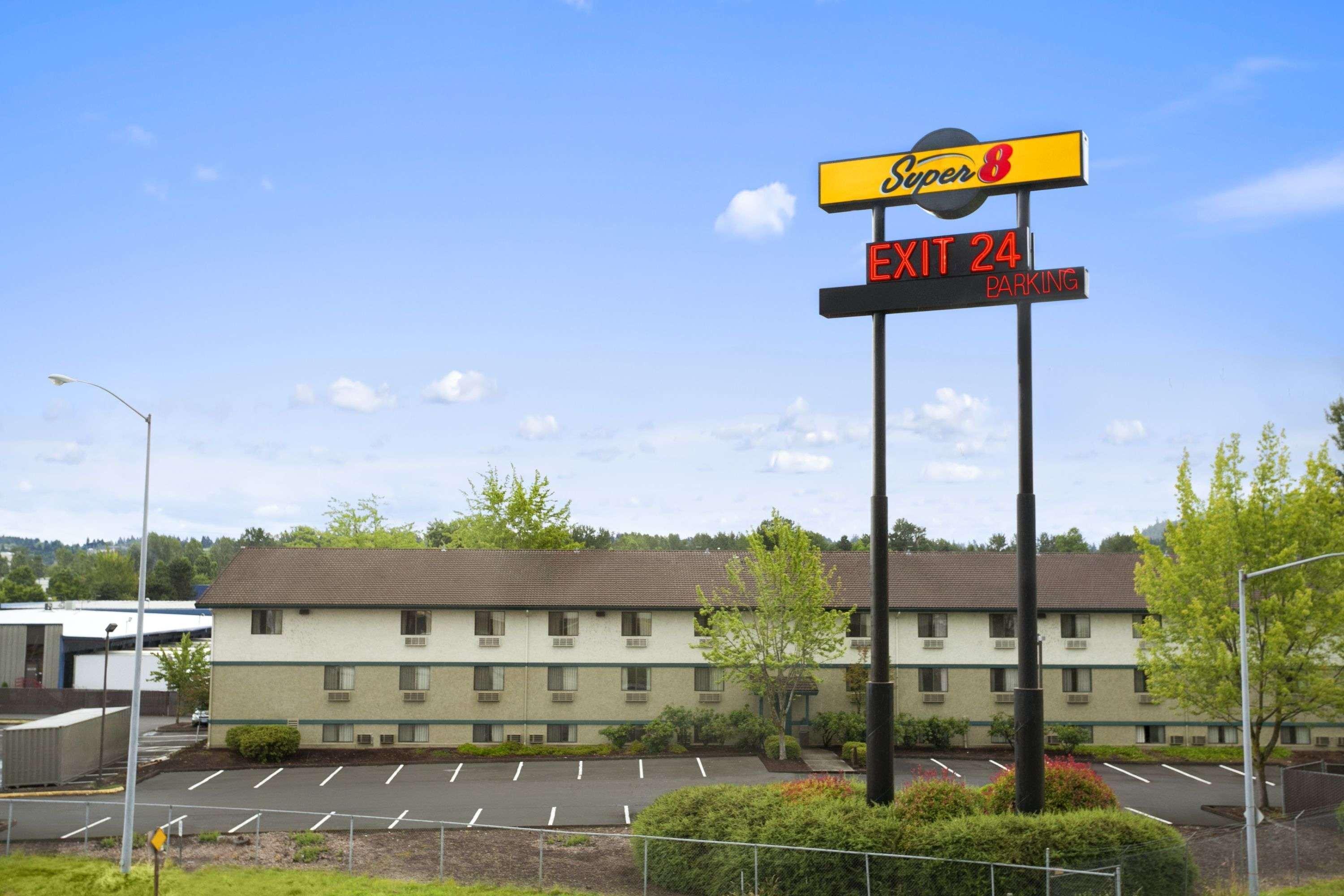 Super 8 By Wyndham Portland Airport Ξενοδοχείο Εξωτερικό φωτογραφία