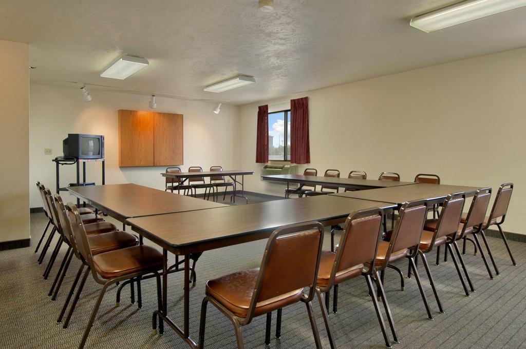 Super 8 By Wyndham Portland Airport Ξενοδοχείο Εξωτερικό φωτογραφία