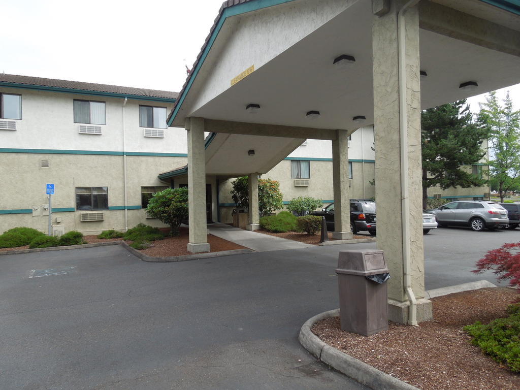 Super 8 By Wyndham Portland Airport Ξενοδοχείο Εξωτερικό φωτογραφία