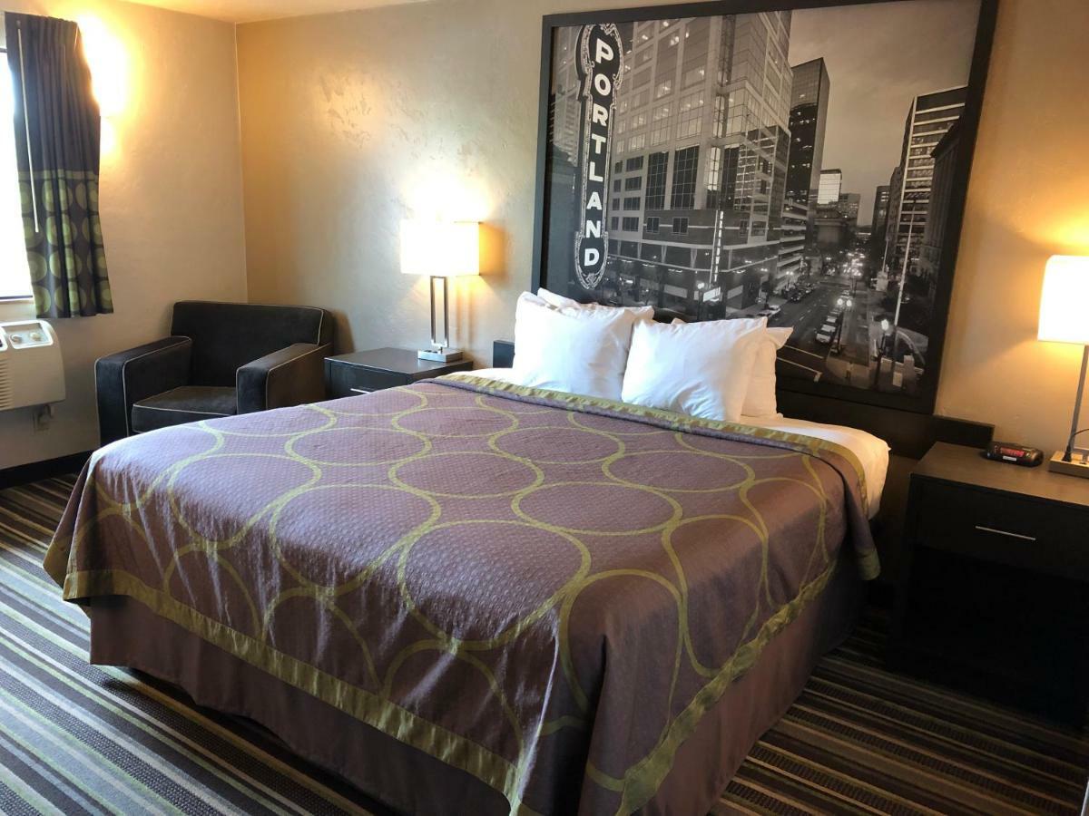 Super 8 By Wyndham Portland Airport Ξενοδοχείο Εξωτερικό φωτογραφία