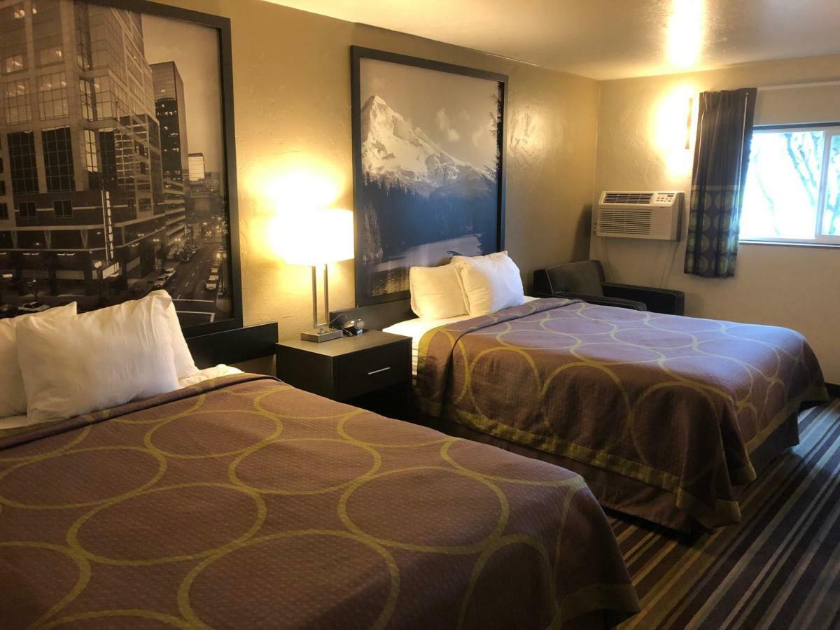 Super 8 By Wyndham Portland Airport Ξενοδοχείο Εξωτερικό φωτογραφία
